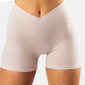 Alphalete Surface Power Short 4” Inseam (snatches waist like Alphalete amplify)